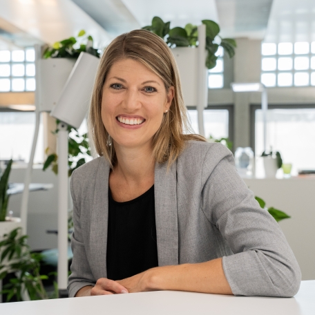 Porträt Bild von HR Business Partnerin Corinne Iten
