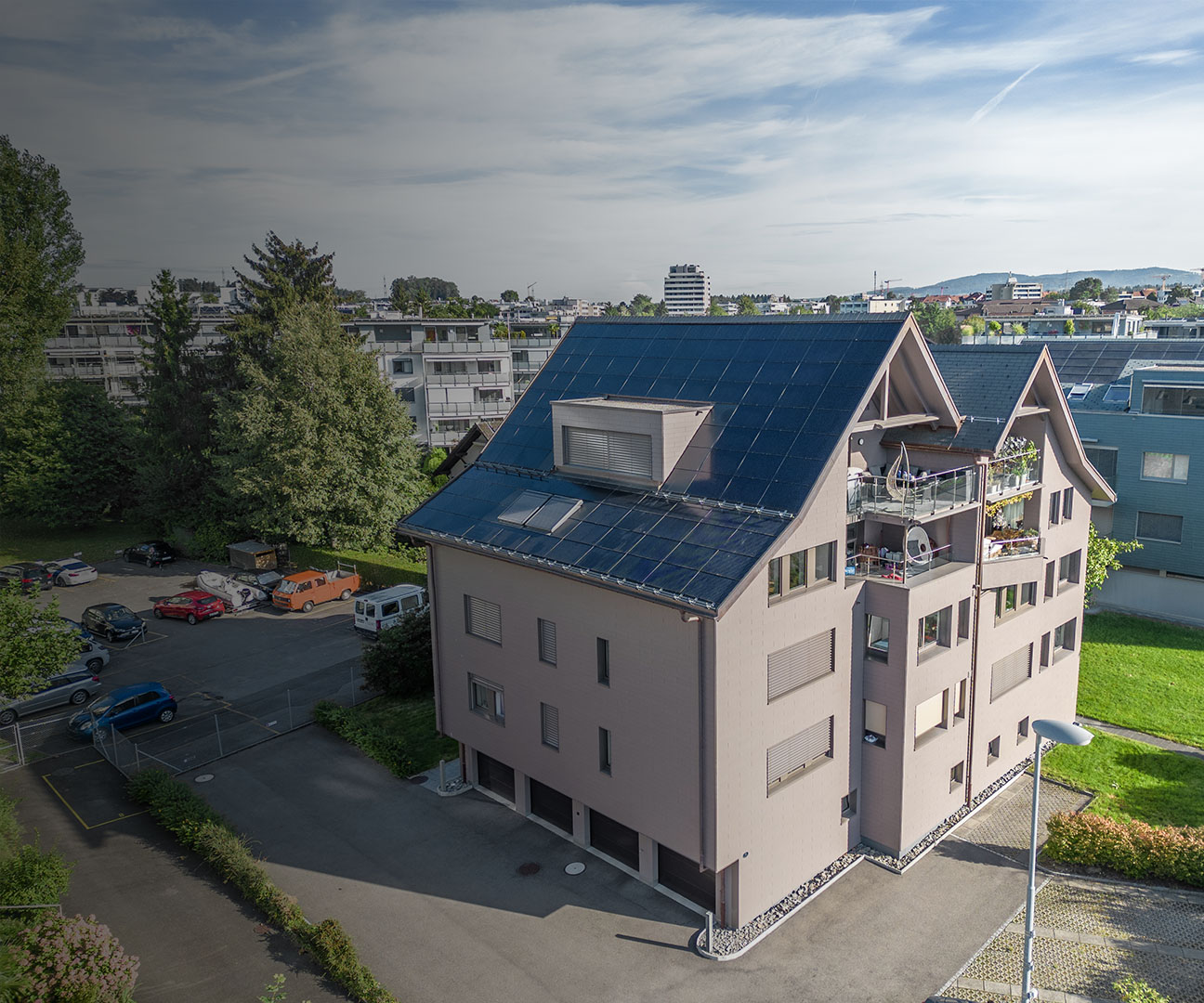 Wohnhaus mit Solaranlagen