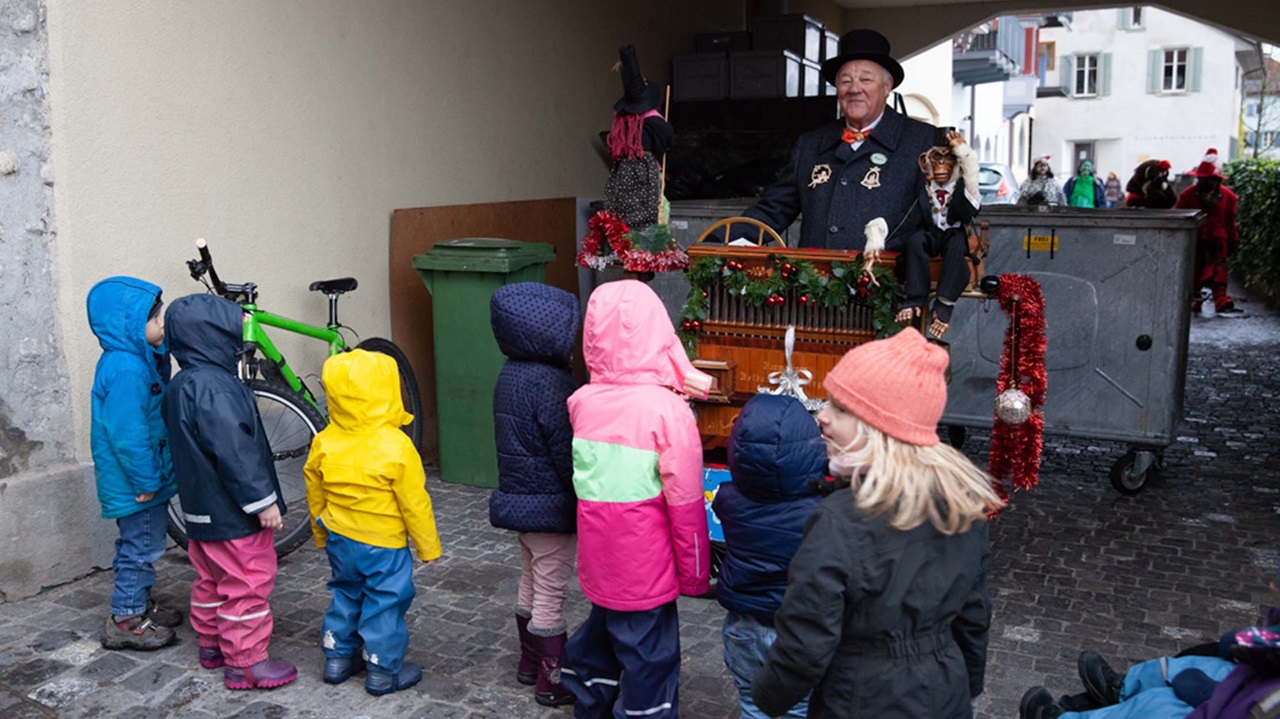 Aufführung am Zuger Märlisunntig