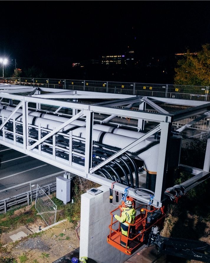 60 Tonnen Zukunft – Fernwärme für den Ennetsee