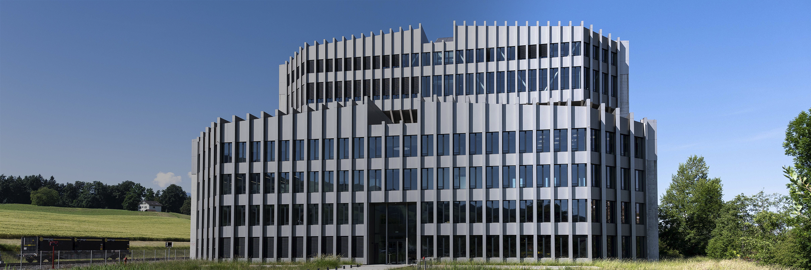 Fernwärme- und Kälteanschluss